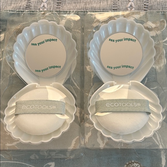 ecotools Other - EcoTools White and Mint Green Beauty Sponges with Compact